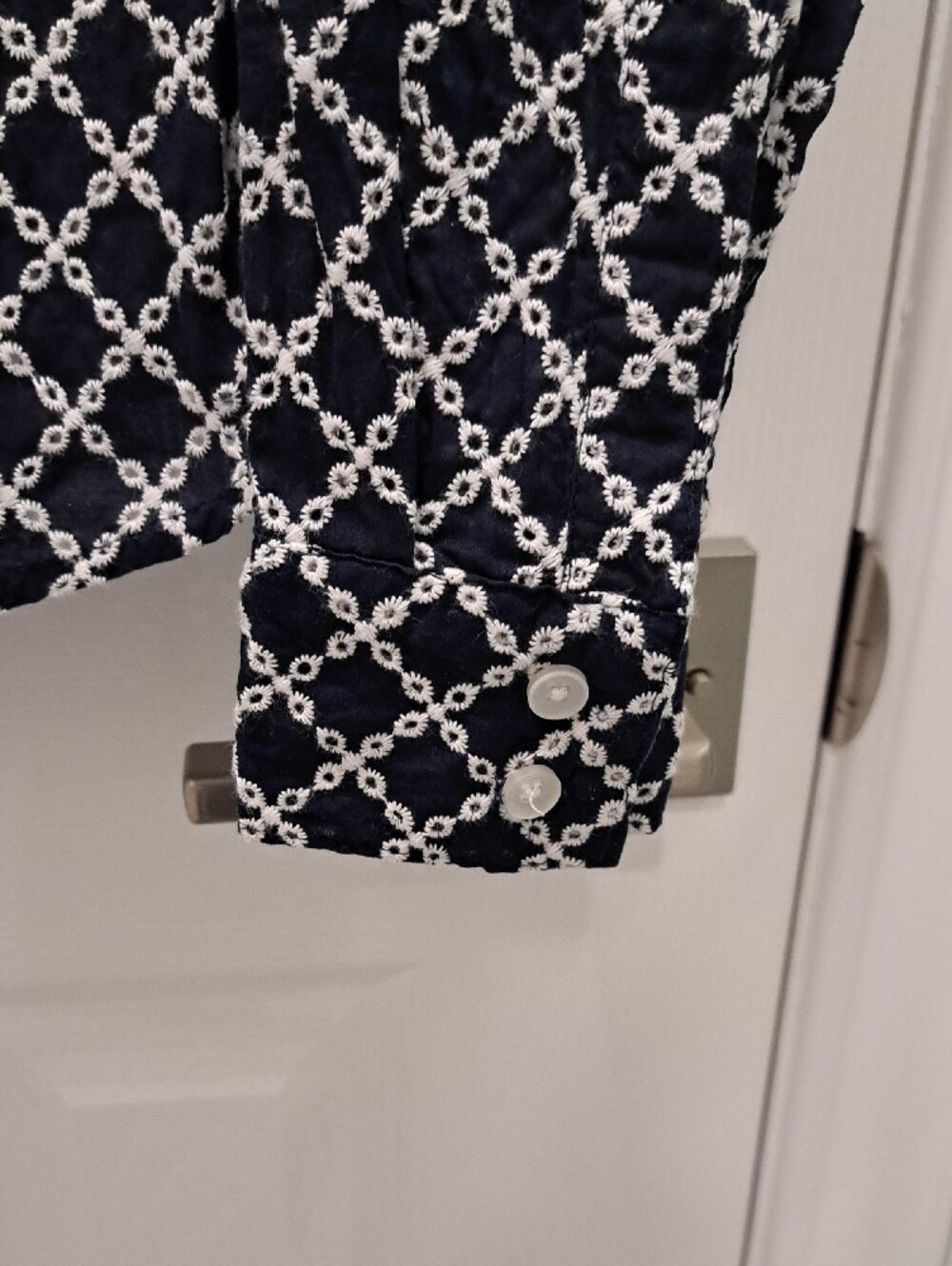 Lord & Taylor Navy Blue Button-Down Shirt with White Chain Pattern Size Xsmall - Picture 5 of 6